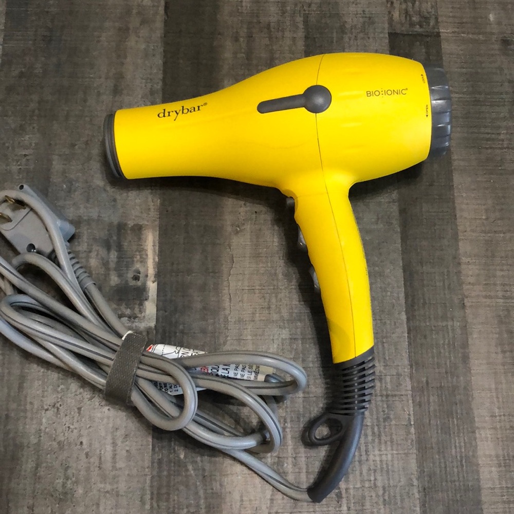 DryBar buttercup blow dryer (no attachments)